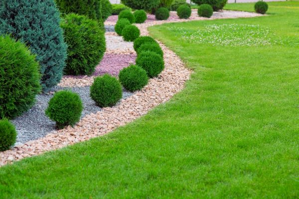 Edging Stones Installation in Chippewa Falls