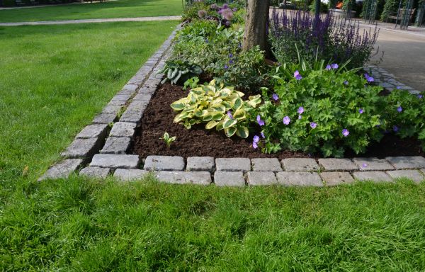 Flower Bed Mulching in Chippewa Falls